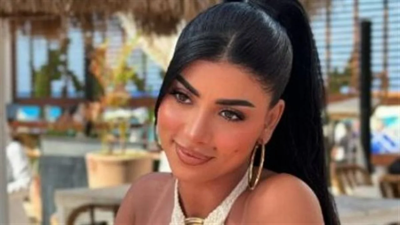 إطلالة جريئة.. كارولين عزمي تخطف الأنظار بتصميم فستانها المثير للجدل في أحدث ظهور